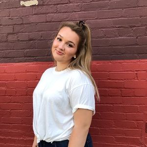 Meet your Posher, Emilee